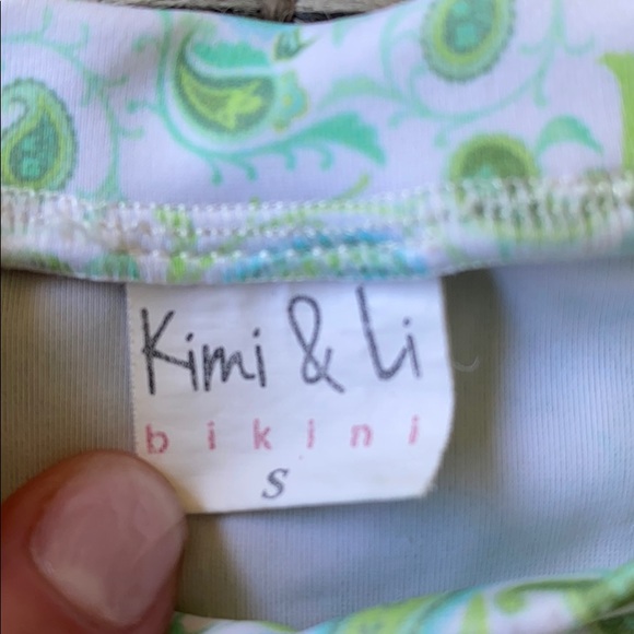 Kimi & Li Puff Sleeve Rash Guard Paisley - Picture 6 of 7